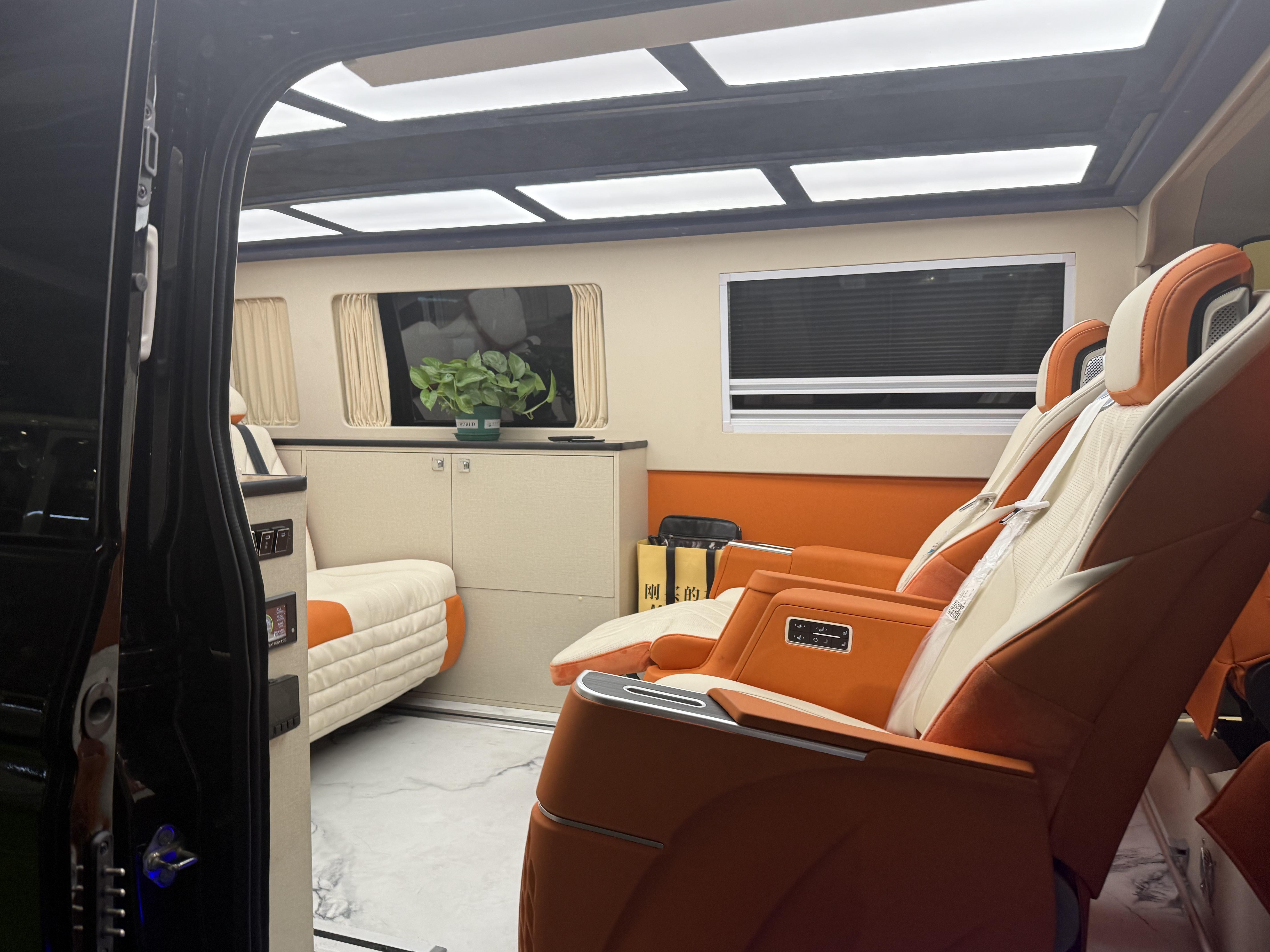 国重汽轻型汽车首登上海国际房车展开元棋牌试玩多品类强势出击!中(图3) 国重汽轻型汽车首登上海国际房车展开元棋牌试玩多品类强势出击!中(图3)