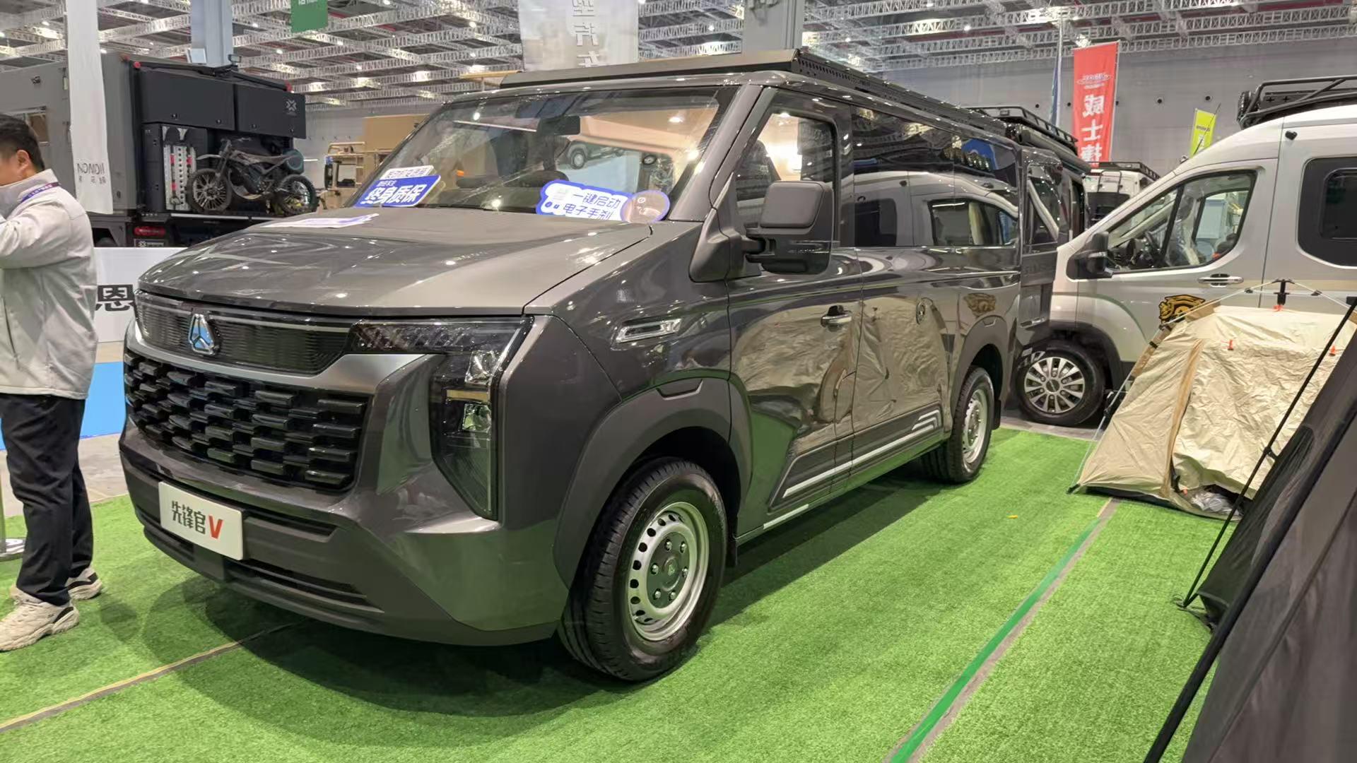 国重汽轻型汽车首登上海国际房车展开元棋牌试玩多品类强势出击！中(图5)